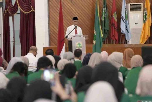 WartaPKU.com Gubernur Sumbar: KKN Mahasiswa Berperan Penting dalam Memajukan Daerah