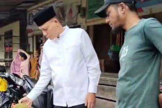 WartaPKU.com Safari Ramadhan di Duo Koto, Bupati Pasaman Sabar AS Blusukan ke Pasar Cubadak