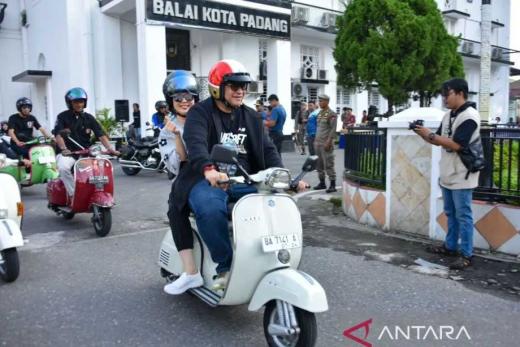 WartaPKU.com Akhiri Tahun dengan Sunmori, Pj Wali Kota Padang Ikut ‘Padang Bervespa’