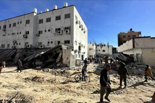 WartaPKU.com Rumah Sakit Kamal Adwan di Gaza Dibakar, Direktur dan Staf Medis Ditangkap Pasukan Israel